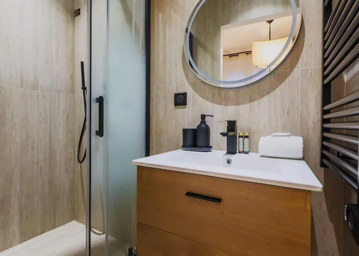 Superb Duplex 1 Bedroom Center Of Apartment Paris